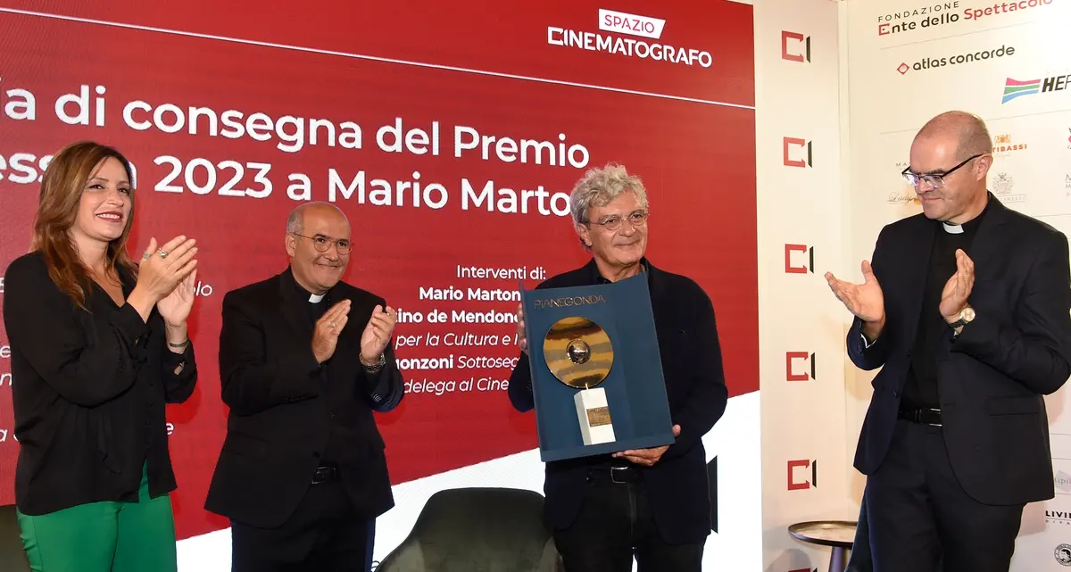 Mario Martone riceve il Premio Robert Bresson: “Lo dedico a Giovanbattista Cutolo”