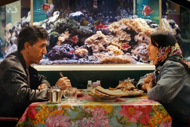 Anwar Hashimi e Shahrbanoo Sadat in No Good Men di Shahrbanoo Sadat , Netflix