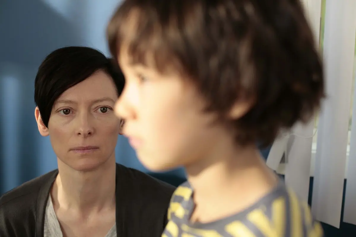 Tilda Swinton e Jasper Newell in ... e ora parliamo di Kevin (2011), @Webphoto