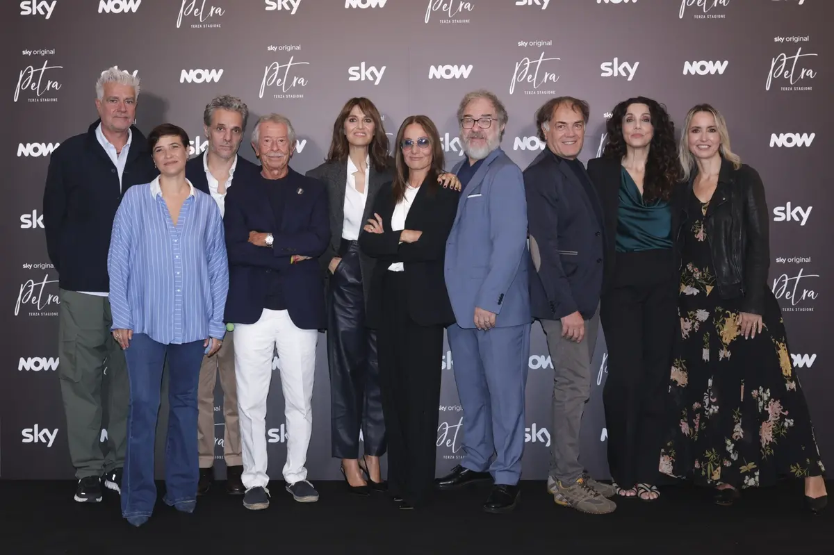 Il cast della terza stagione di Petra - Foto Simona Panzini