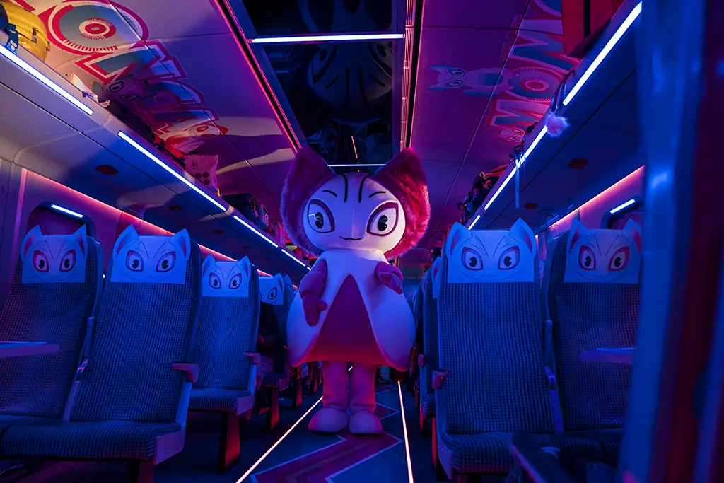 Momomon in Bullet Train