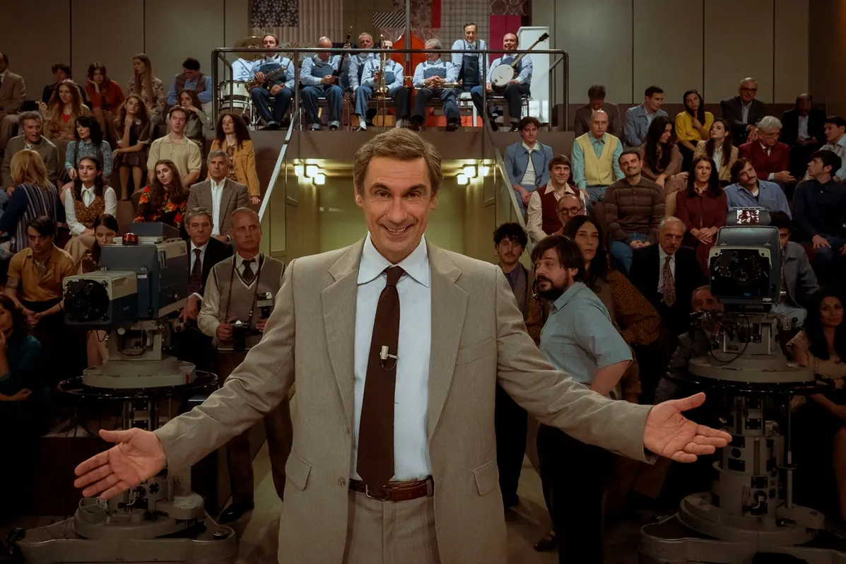 Fabrizio Gifuni in Portobello , Anna Camerlingo