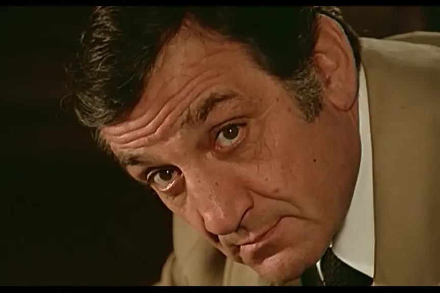 Lino Ventura in Cadaveri eccellenti