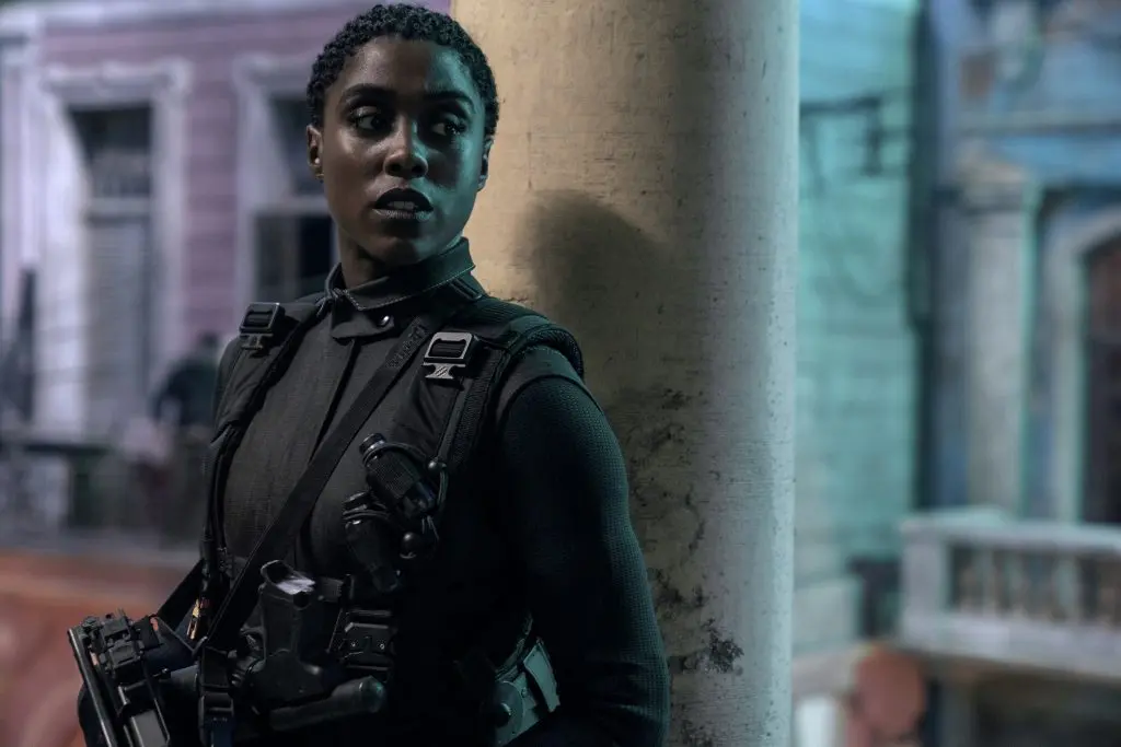 Nomi (Lashana Lynch) is ready for action in Cuba in NO TIME TO DIE, an EON Productions and Metro-Goldwyn-Mayer Studios filmCredit: Nicola Dove© 2021 DANJAQ, LLC AND MGM.  ALL RIGHTS RESERVED.