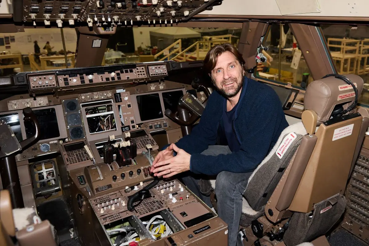 Ruben \\u00D6stlund sul set di The Entertainment System Is Down - Credit Sina \\u00D6stlund