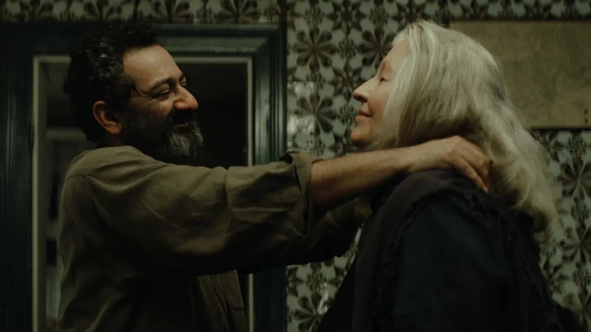 Georges Khabbaz e Hanna Schygulla in Yunan