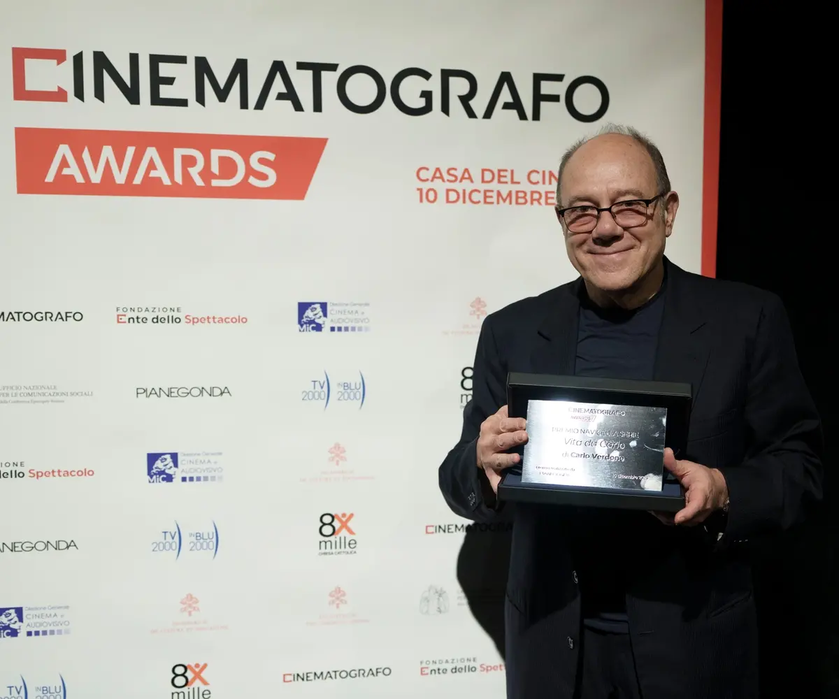 Carlo Verdone, premio Navicella Serie per Vita da Carlo