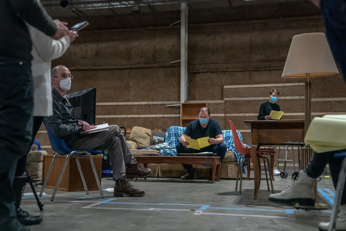 Darren Aronofsky e Brendan Fraser sul set di The Whale - Credit Niko Tavernise