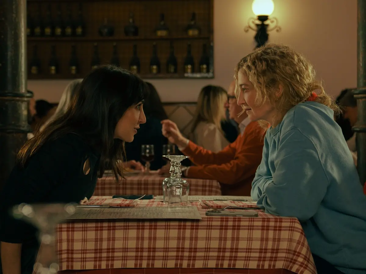 Silvia D'Amico e Alba Rohrwacher in Tre ciotole