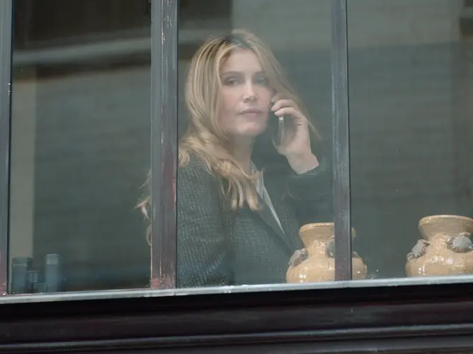 Il delitto del 3° piano, un omaggio a Hitchcock non originale ma divertente 