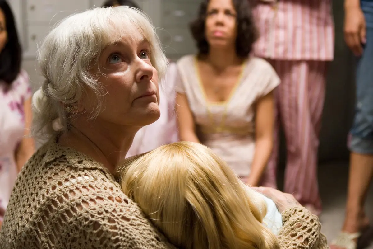 Mary Beth Hurt in Lady in the Water - WEBPHOTO (\\u00A92006 Warner Bros. Entertainment Inc.) , Frank Masi