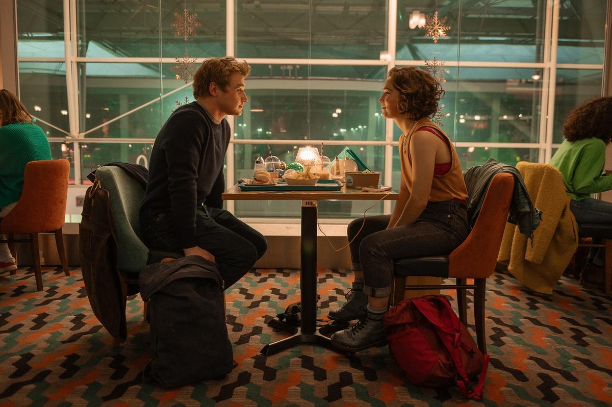 Statistical probability of love at first sight. Kr. Rob Baker Ashton/Netflix © 2023