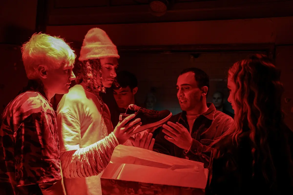 Drefgold, Simone Liberati e Denise Capezza sul set di Holy Shoes