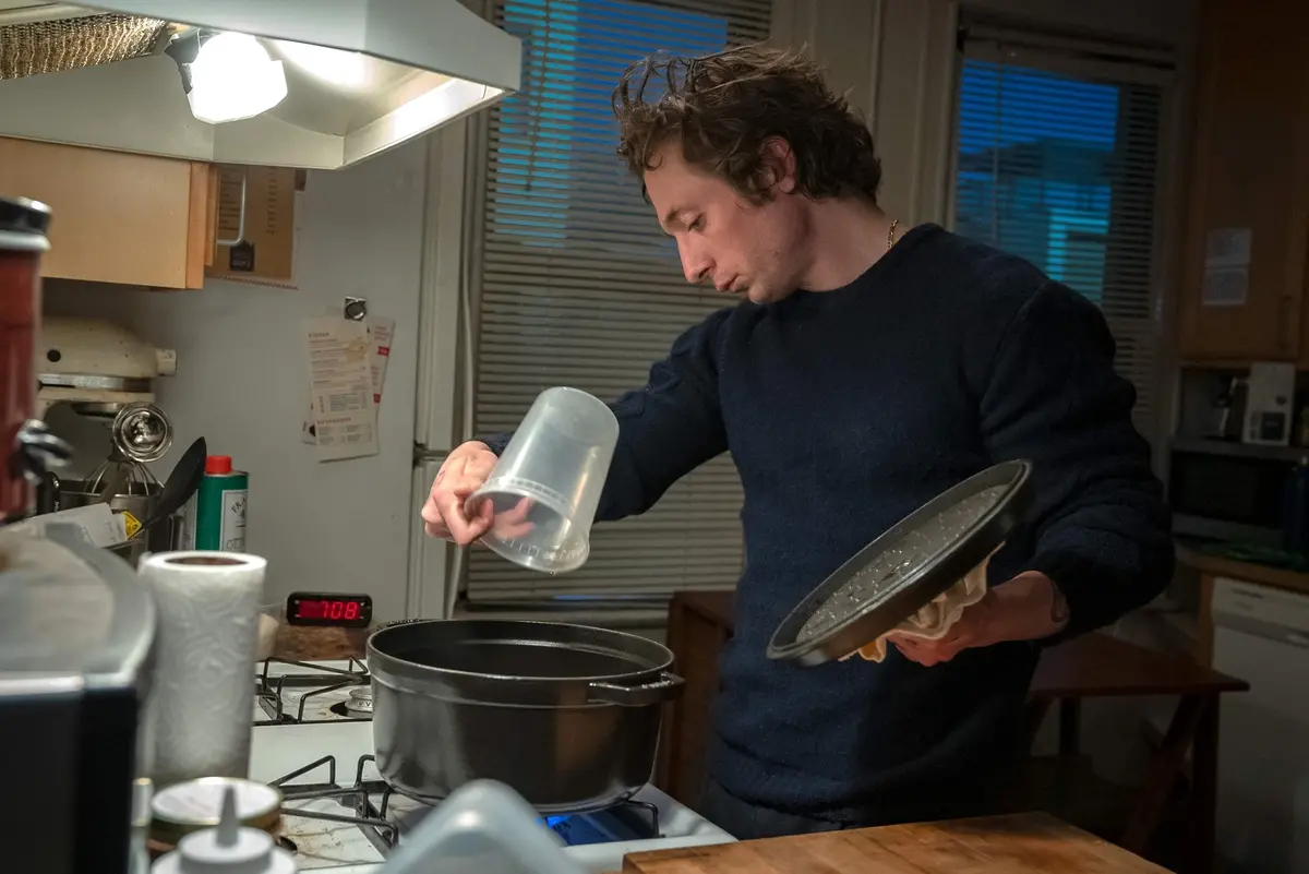 Jeremy Allen White in The Bear. CR: Chuck Hodes/FX.