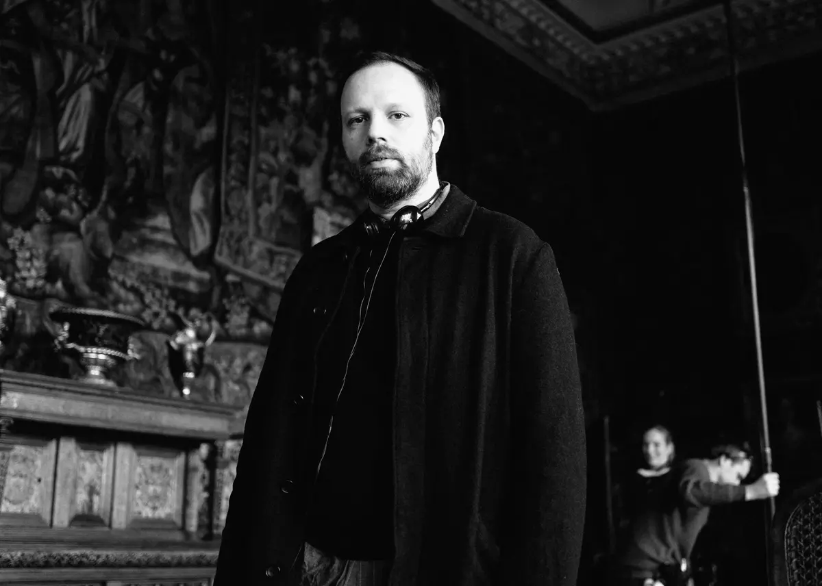 Yorgos Lanthimos sul set de La favorita © Fox Searchlight Pictures