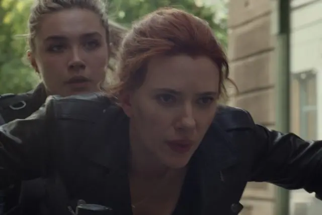 Marvel Studios\\' BLACK WIDOW..L to R: Yelena (Florence Pugh) and Black Widow/Natasha Romanoff (Scarlett Johansson)..Photo: Film Frame..\\u00A9Marvel Studios 2020