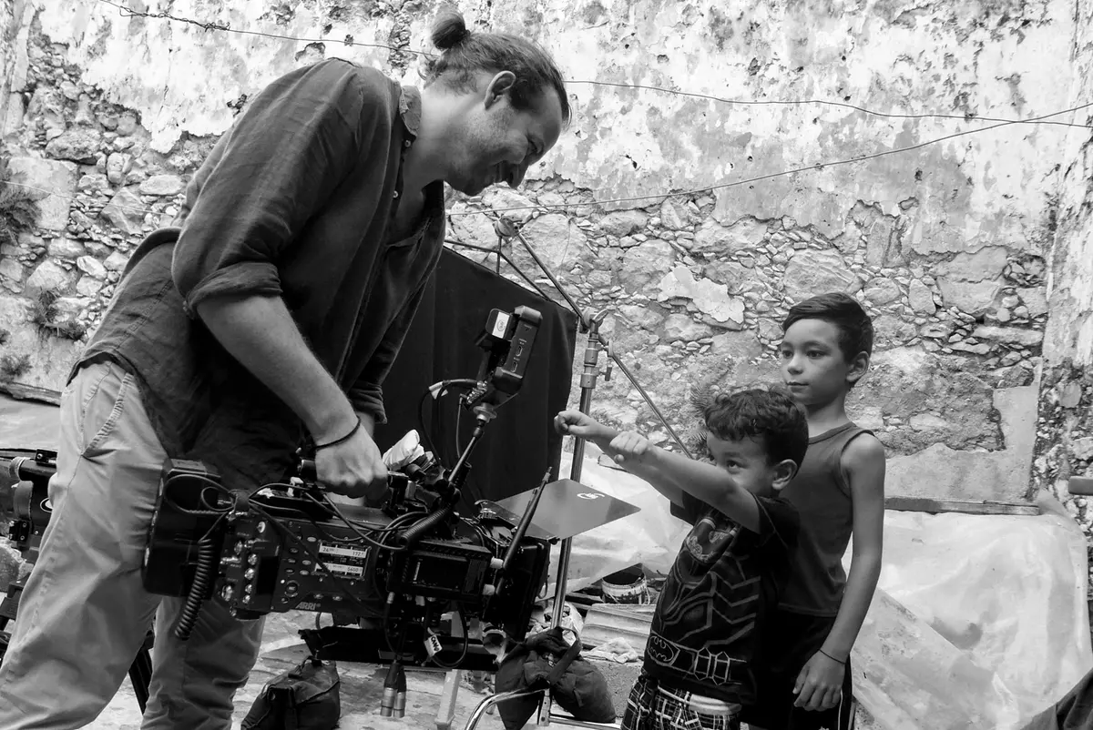 Il regista con i piccoli Frank e Alain
