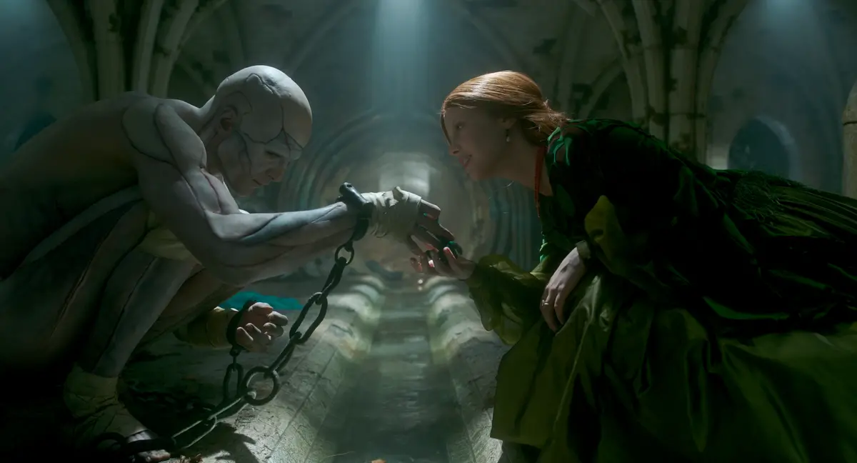 FRANKENSTEIN. (L to R) Jacob Elordi as The Creature and Mia Goth as Elizabeth in Frankenstein. Cr. Courtesy of Netflix © 2025.