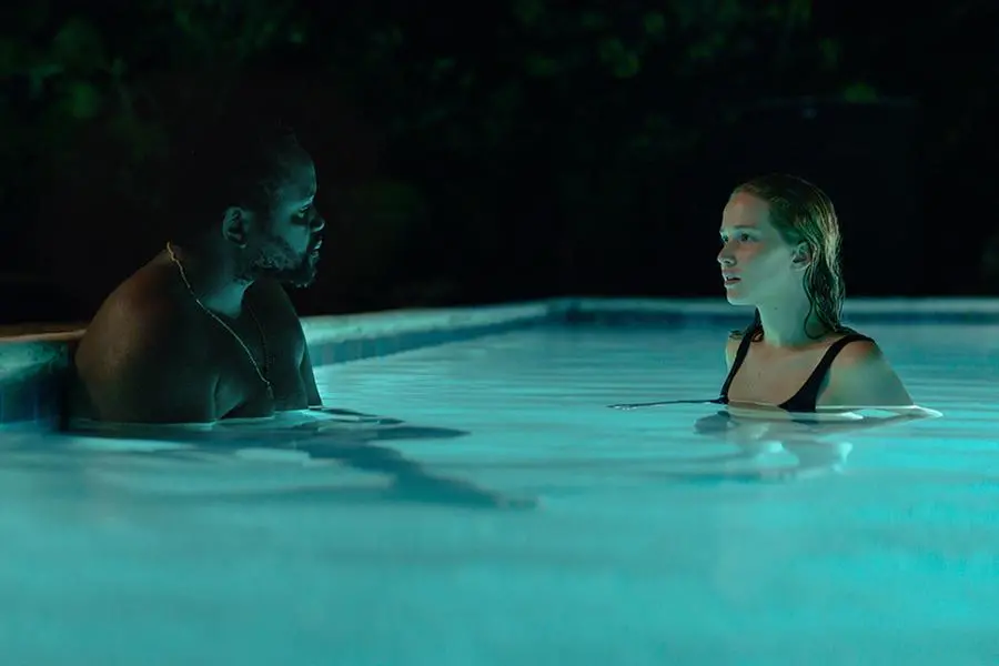 Brian Tyree Henry e Jennifer Lawrence in Causeway