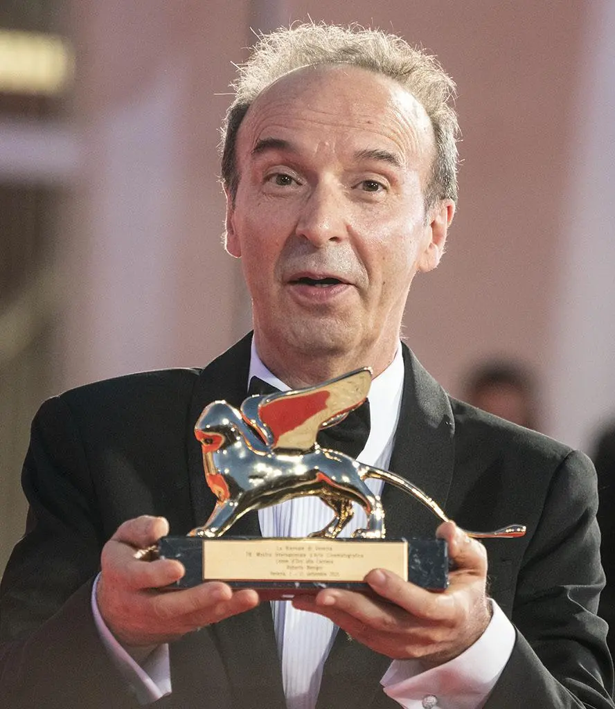 Roberto Benigni con il Leone d'Oro alla Carriera a Venezia 2021 (foto di Karen Di Paola)