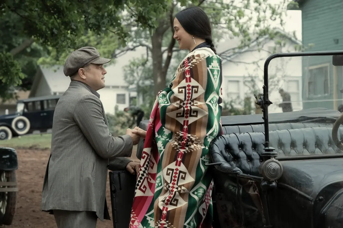 Leonardo DiCaprio e Lily Gladstone in Killers of the Flower Moon (credits: Melinda Sue Gordon/AppleTV+)