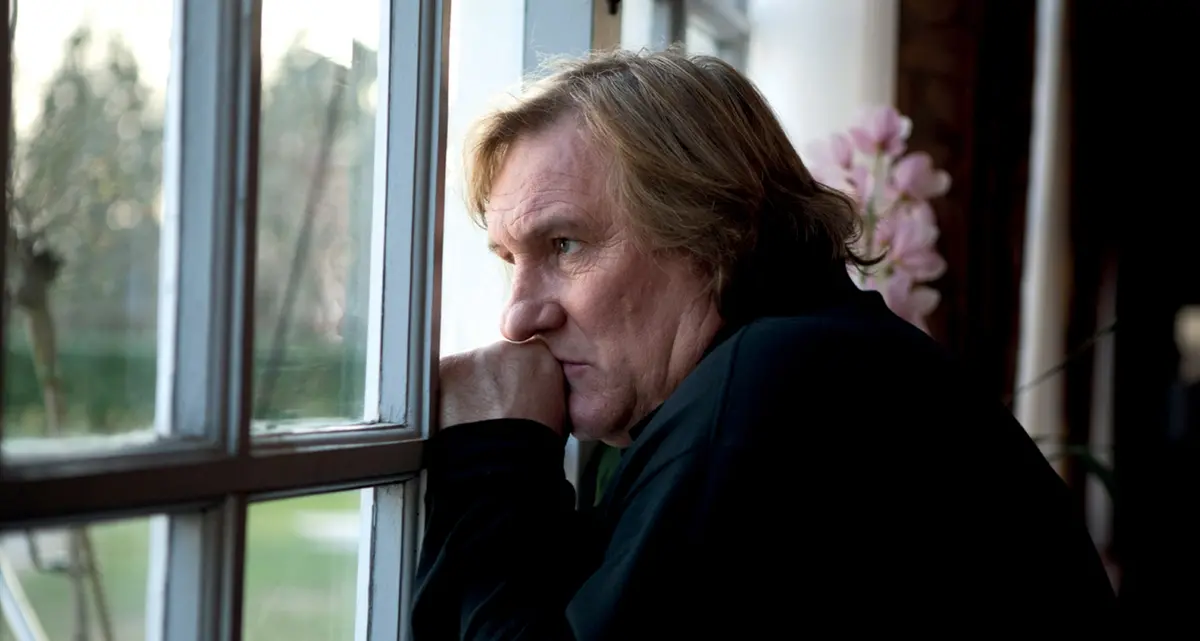 Gérard Depardieu condannato a 18 mesi per violenza sessuale