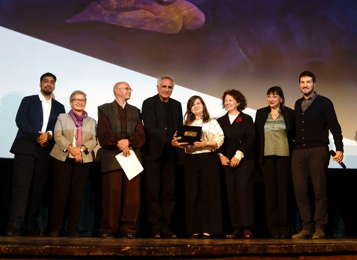 La giuria presieduta da Leonardo Di Costanzo con Teodora Mihai