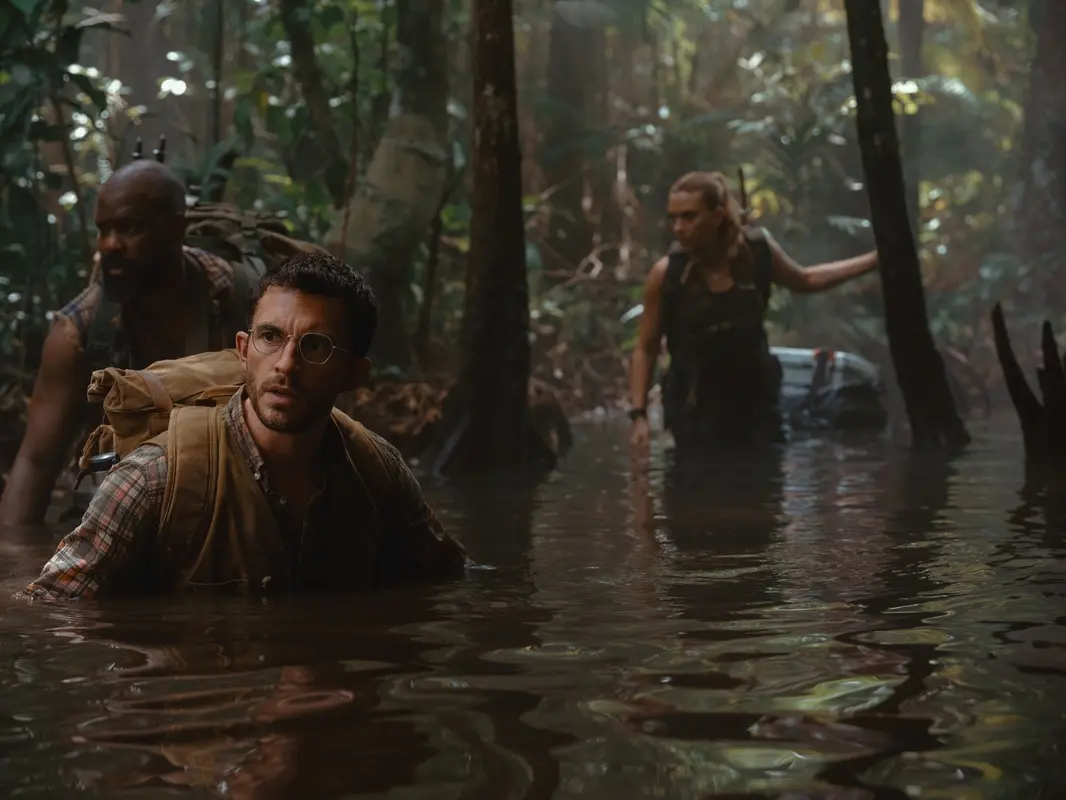 Jurassic World – La rinascita parte da Spielberg, parla del presente ma è uguale ai capitoli precedenti