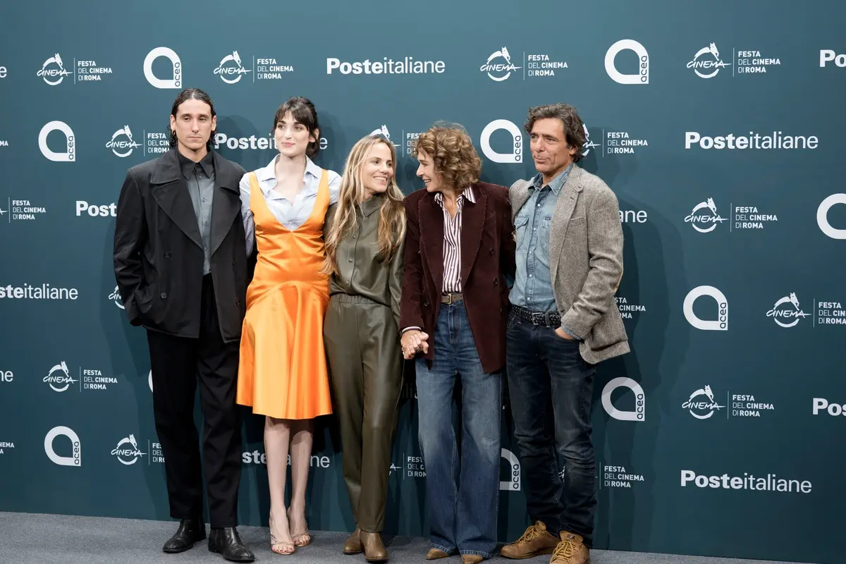 Andrea Carpenzano, Pilar Fogliati, Ludovica Rampoldi, Valeria Golino, Adriano Giannini