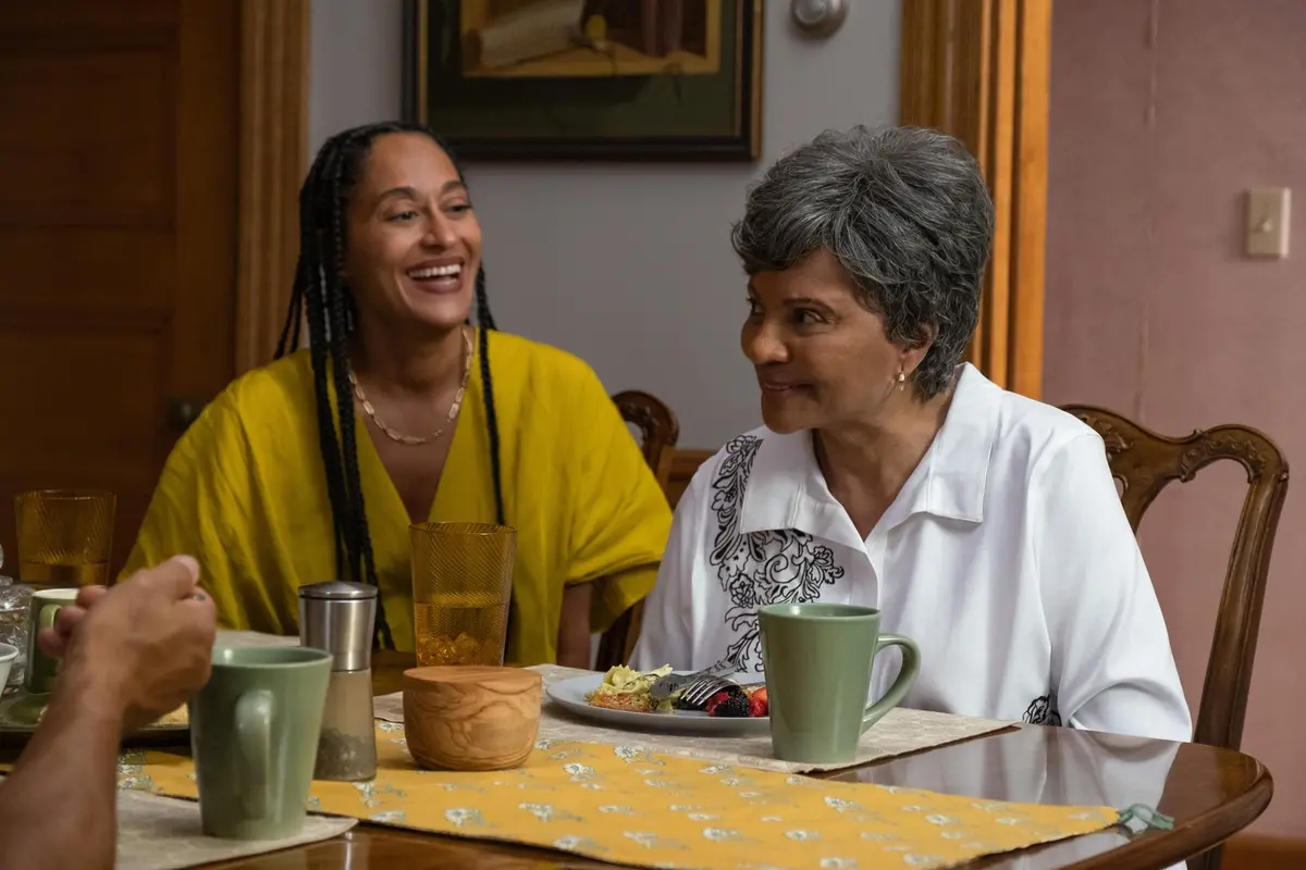 Tracee Ellis Ross e Leslie Uggams in American Fiction