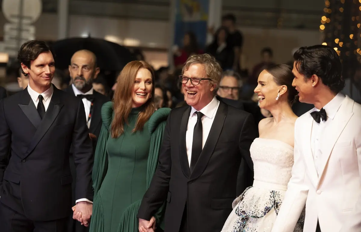 Cory Michael Smith, Julianne Moore, Todd Haynes, Natalie Portman, Charles Melton (foto di Karen Di Paola)