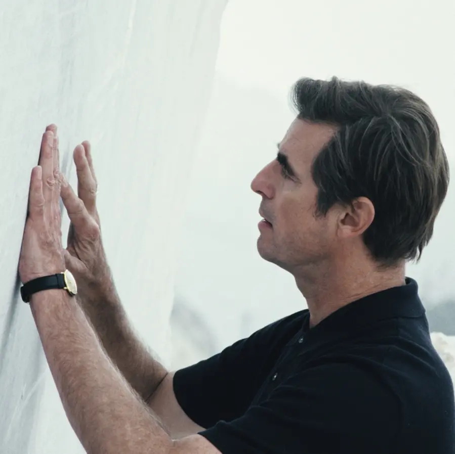 Lo sconosciuto del Grande Arco, da una storia vera: elegante e geometrico, raffinato e teorico