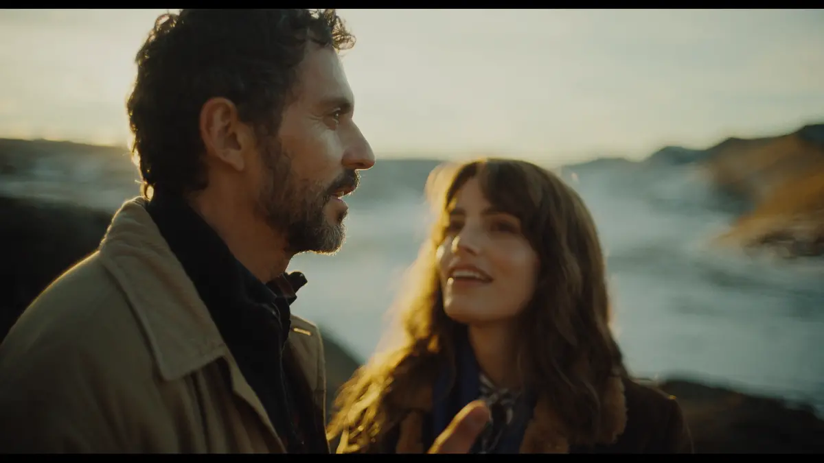 Paco León e Lux Pascal in Miss Carbón