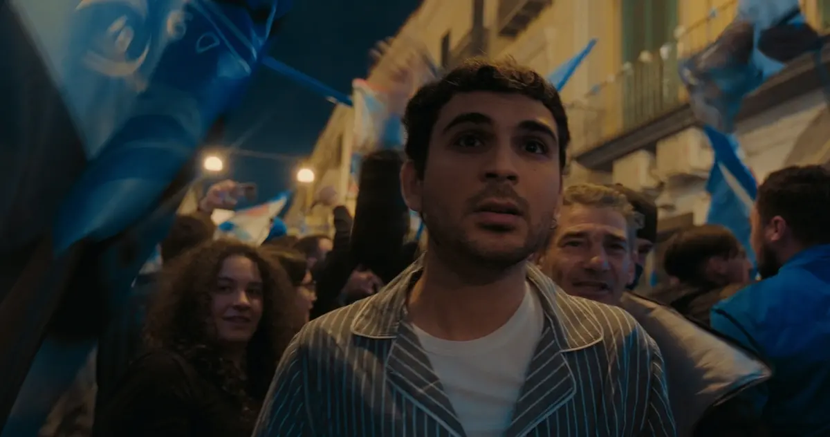 Tienimi presente