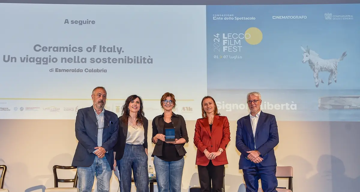 Esmeralda Calabria: “Racconto le lavoratrici senza pregiudizi ideologici”