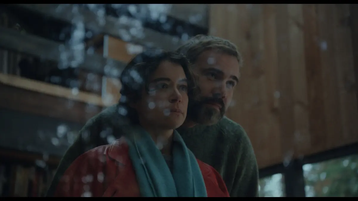 Tatiana Maslany e Rossif Sutherland in Keeper (2026)