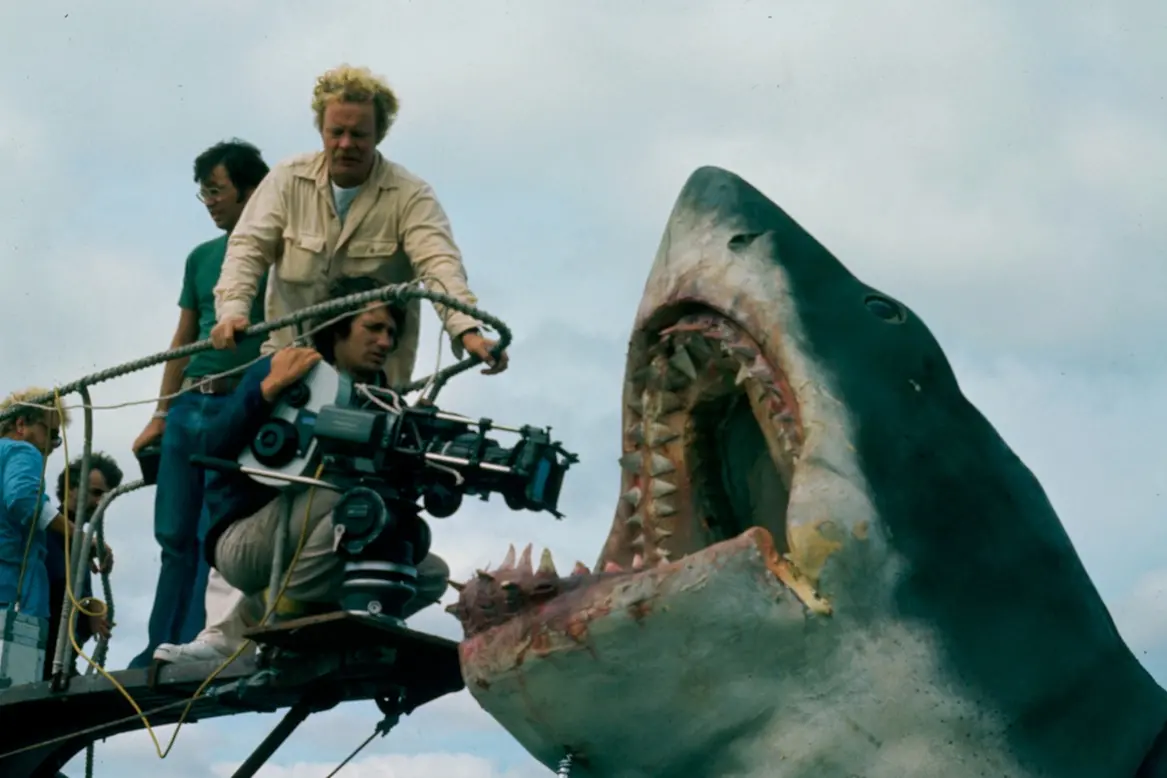 Steven Spielberg sul set de Lo squalo