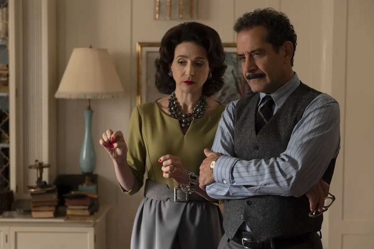 Caroline Aaron e Tony Shalhoub in La fantastica signora Maisel (credits: Philippe Antonello/Prime Video)