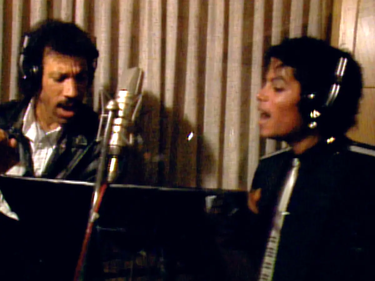 The Greatest Night in Pop. (L to R) Lionel Richie and Michael Jackson in The Greatest Night in Pop. Cr. Courtesy of Netflix © 2024