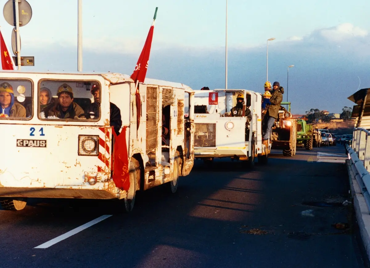 Uomini in marcia