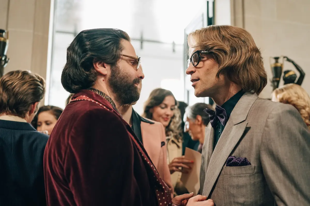 Daniel Brühl e Arnaud Valois in Becoming Karl Lagerfield