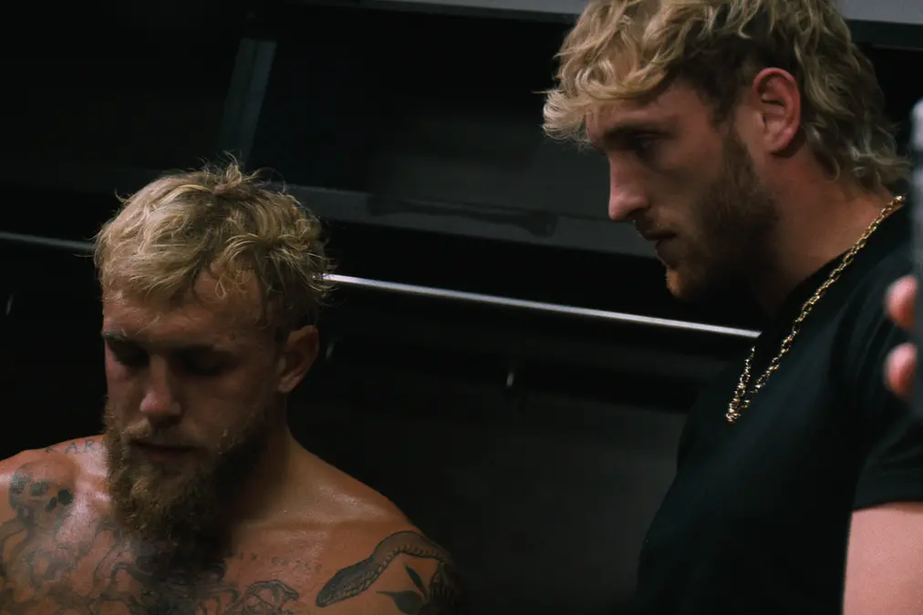 Jake Paul e il fratello Logan in Untold: Jake Paul