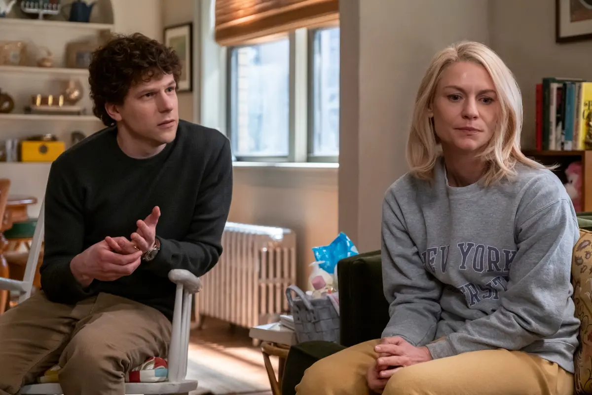 Jesse Eisenberg e Claire Danes in Fleishman a pezzi (credits: Linda Kallerus/FX)