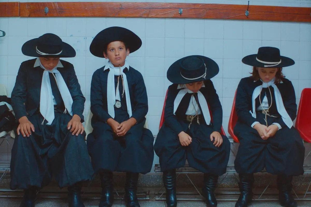 Milo Barr\\u00EDa in The River Train , Cinco Rayos