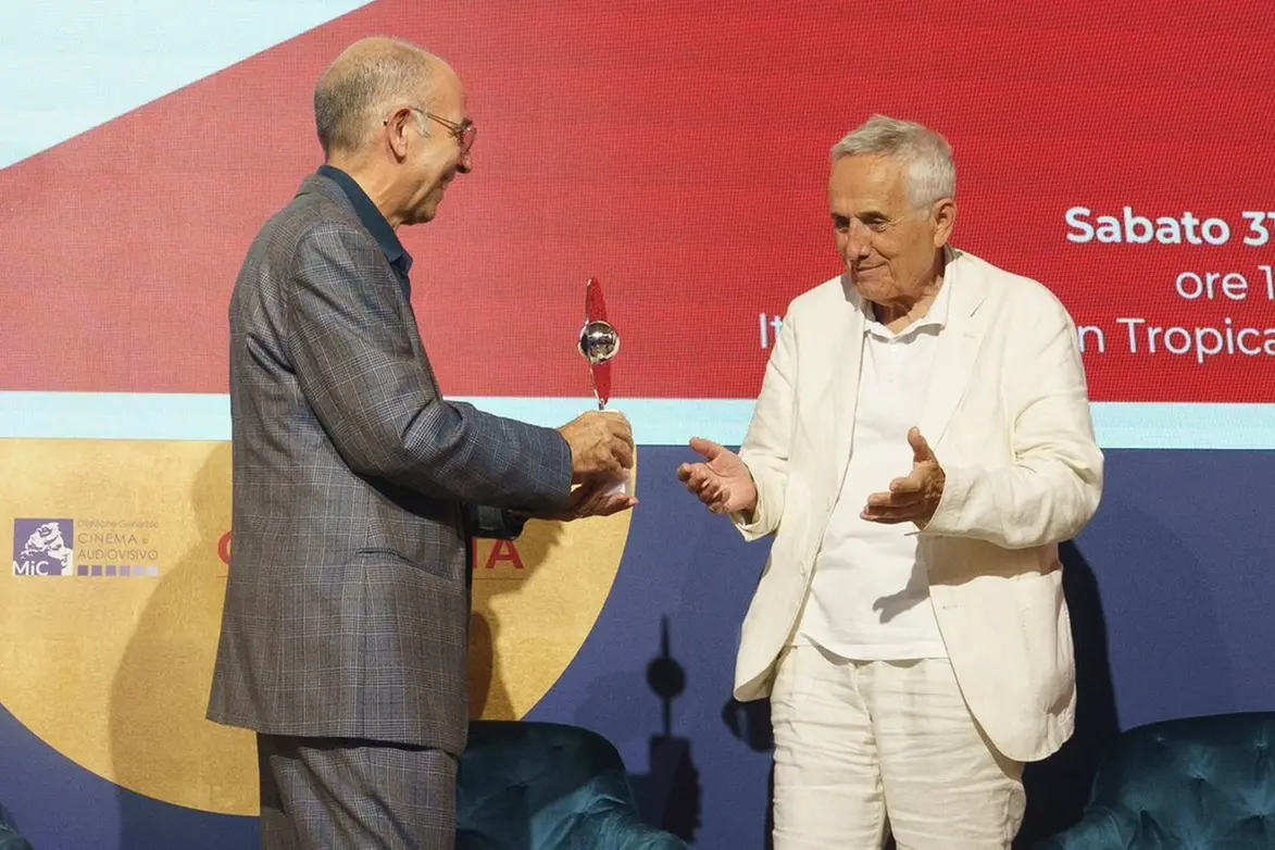 Giuseppe Tornatore consegna il Premio Robert Bresson a Marco Bellocchio , Karen Di Paola