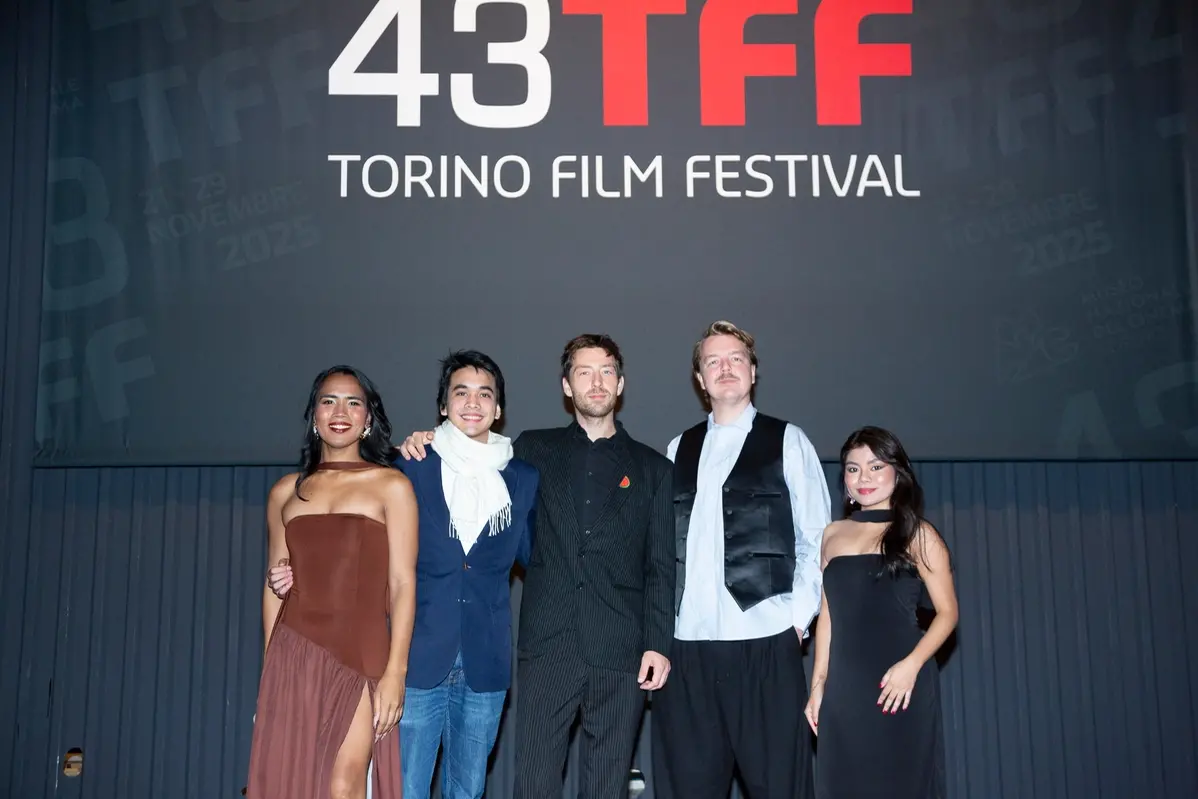 Morgan Knibbe con il cast di The Garden of Earthly Delights , Ivan Muro