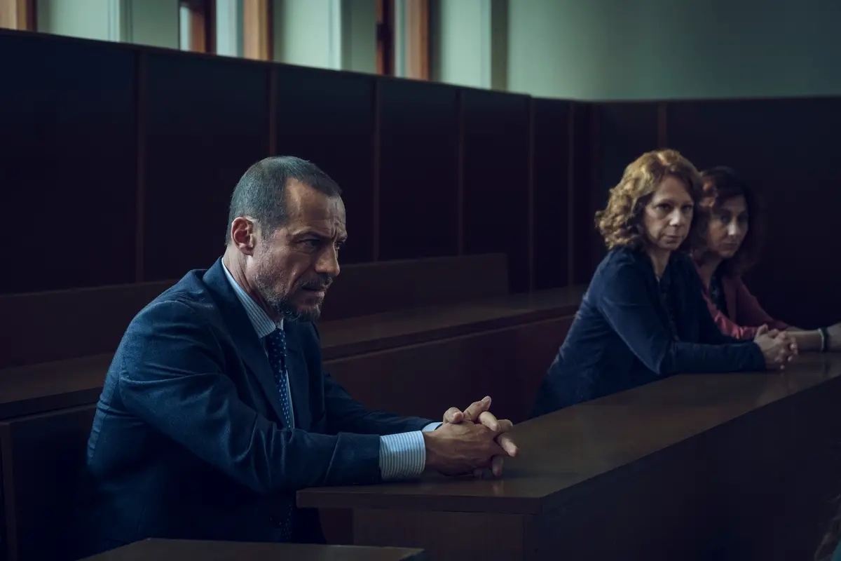 Stefano Accorsi in Una figlia , Francesca Fago