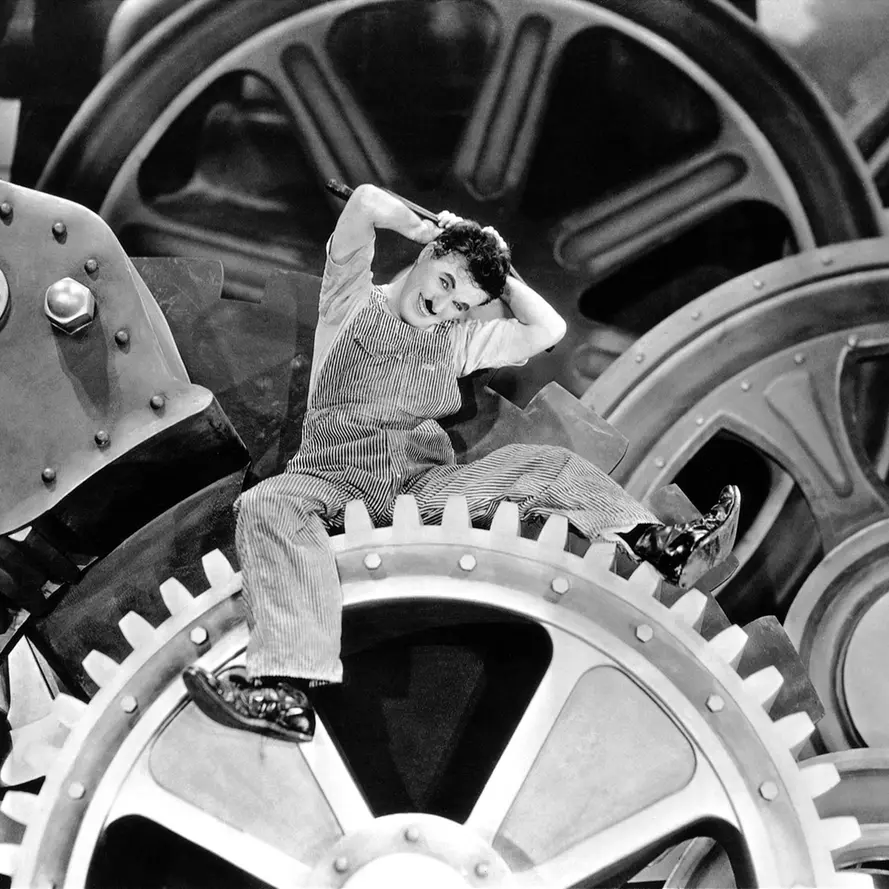 Tempi moderni ha 90 anni ma non li dimostra