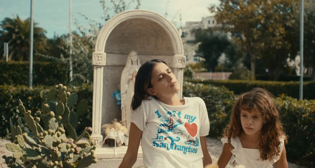 Benedetta Porcaroli e Lucrezia Guglielmino in Il rapimento di Arabella