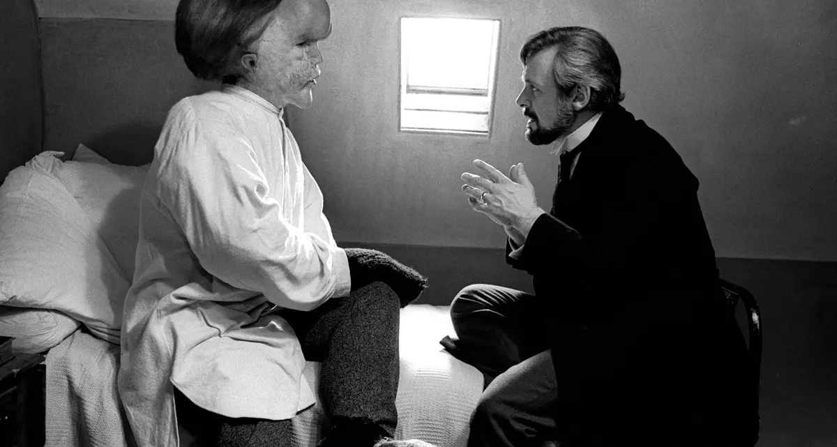 Il diritto di essere guardati: The Elephant Man in 4K